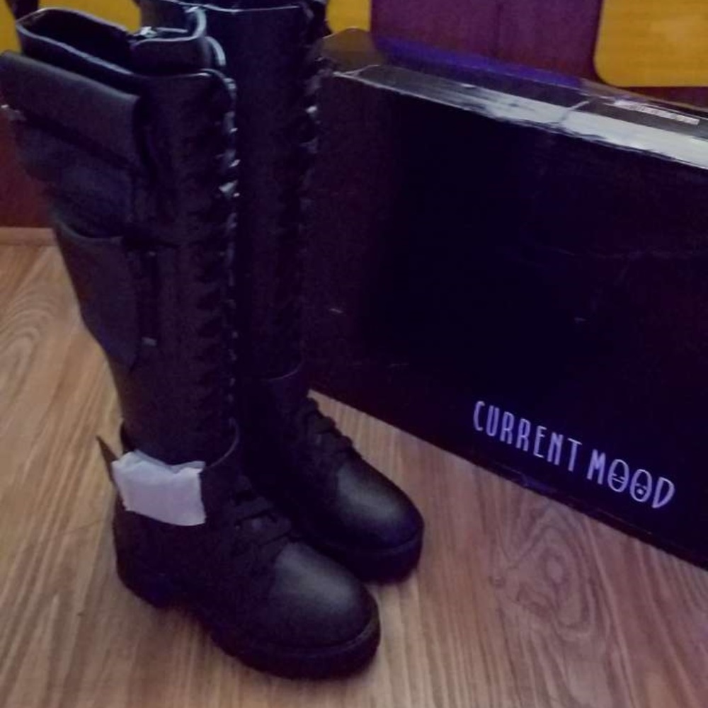 Combat boots